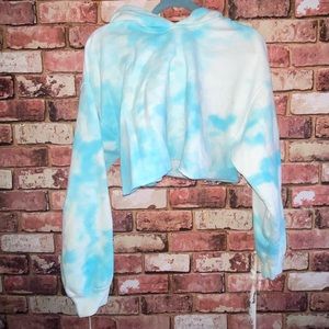 Tie dyed cropped hoodie, perfect for summer!